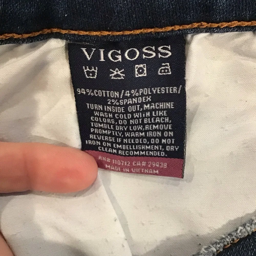 Vigoss 31 (US 12) Marley Denim Women’s Shorts Mid Rise Distressed Stretch Cuffed